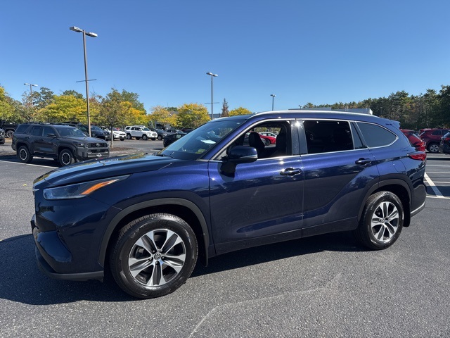 2021 Toyota Highlander XLE photo 5