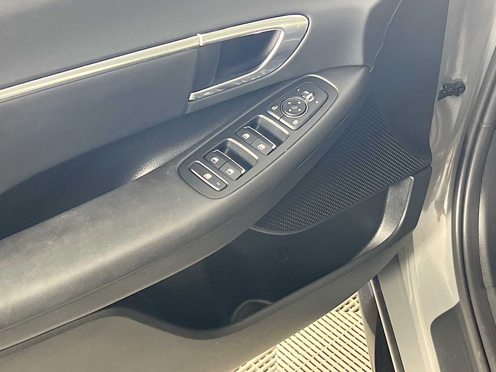 2023 Hyundai Sonata SEL photo 17