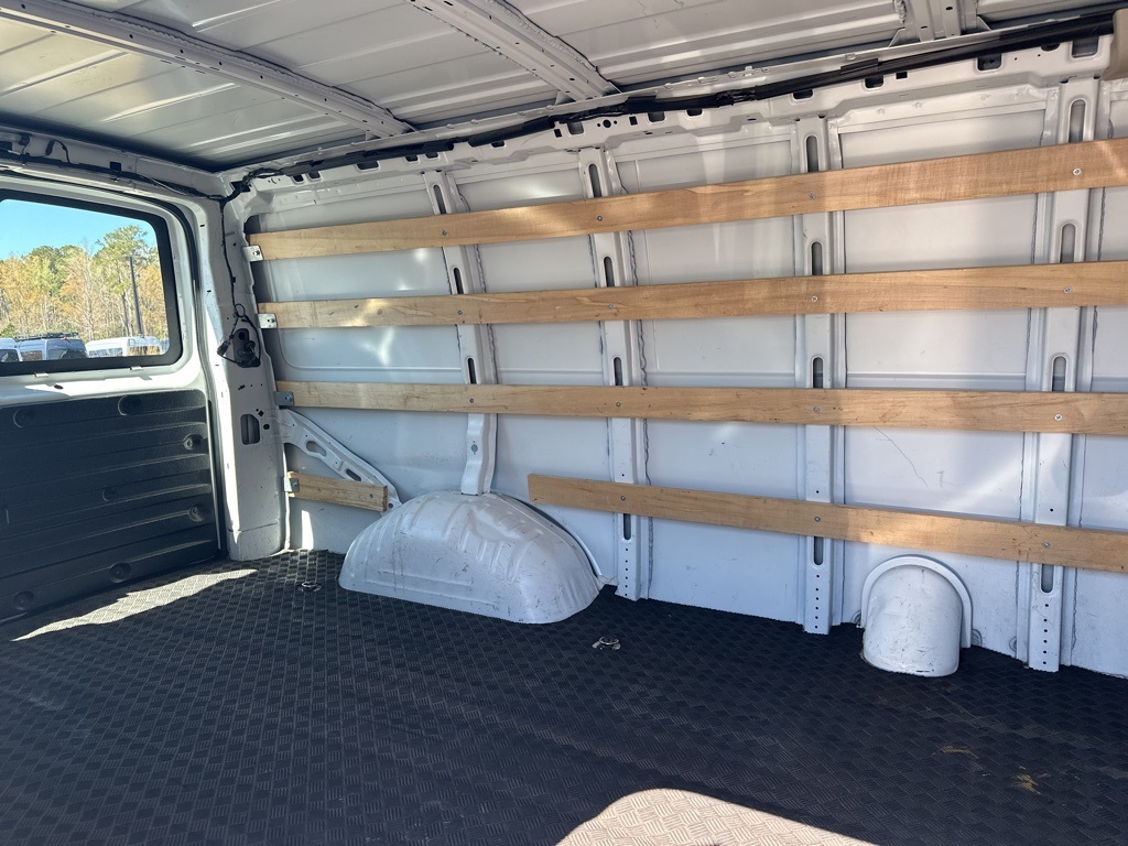 2023 Gmc Savana Cargo 2500 photo 8
