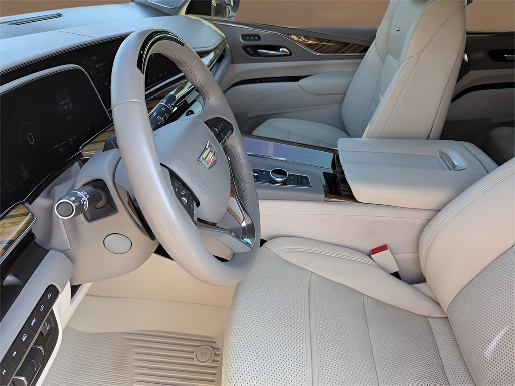 2023 Cadillac Escalade ESV Sport Platinum photo 9