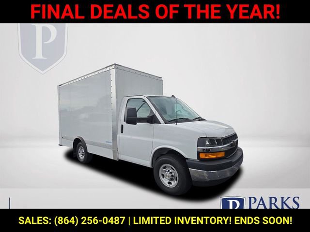 2024 Chevrolet Express Cutaway Base's photo