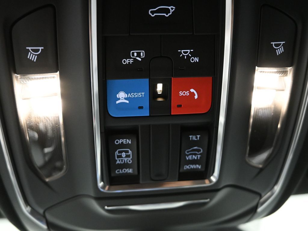 2025 Jeep Grand Cherokee Laredo X photo 15