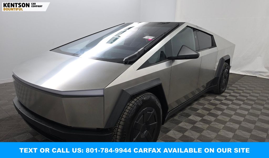 2024 Tesla Cybertruck Base's photo