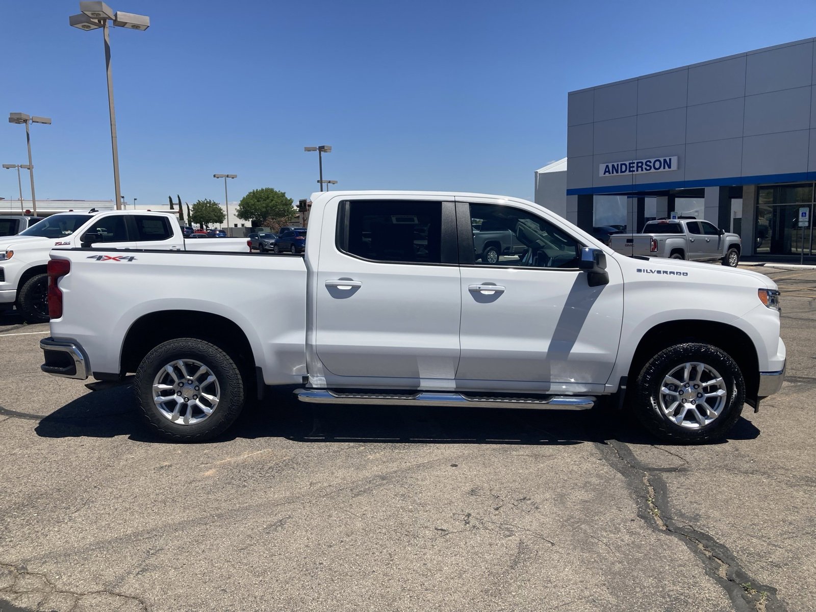 2025 Chevrolet Silverado 1500 LT photo 4