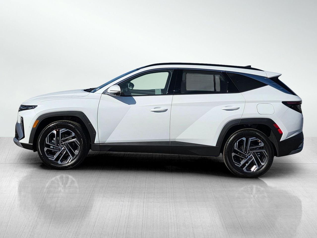 2026 Hyundai Tucson Hybrid Limited photo 4