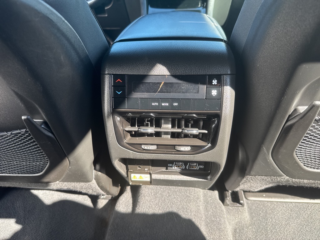 2024 Jeep Grand Cherokee Altitude photo 24