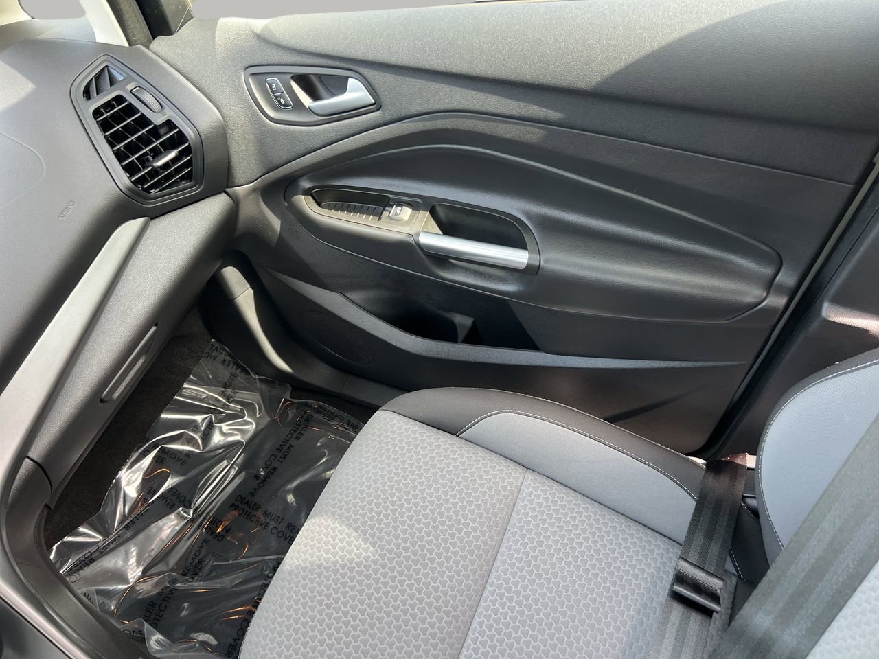 2017 Ford C-Max Hybrid SE photo 14