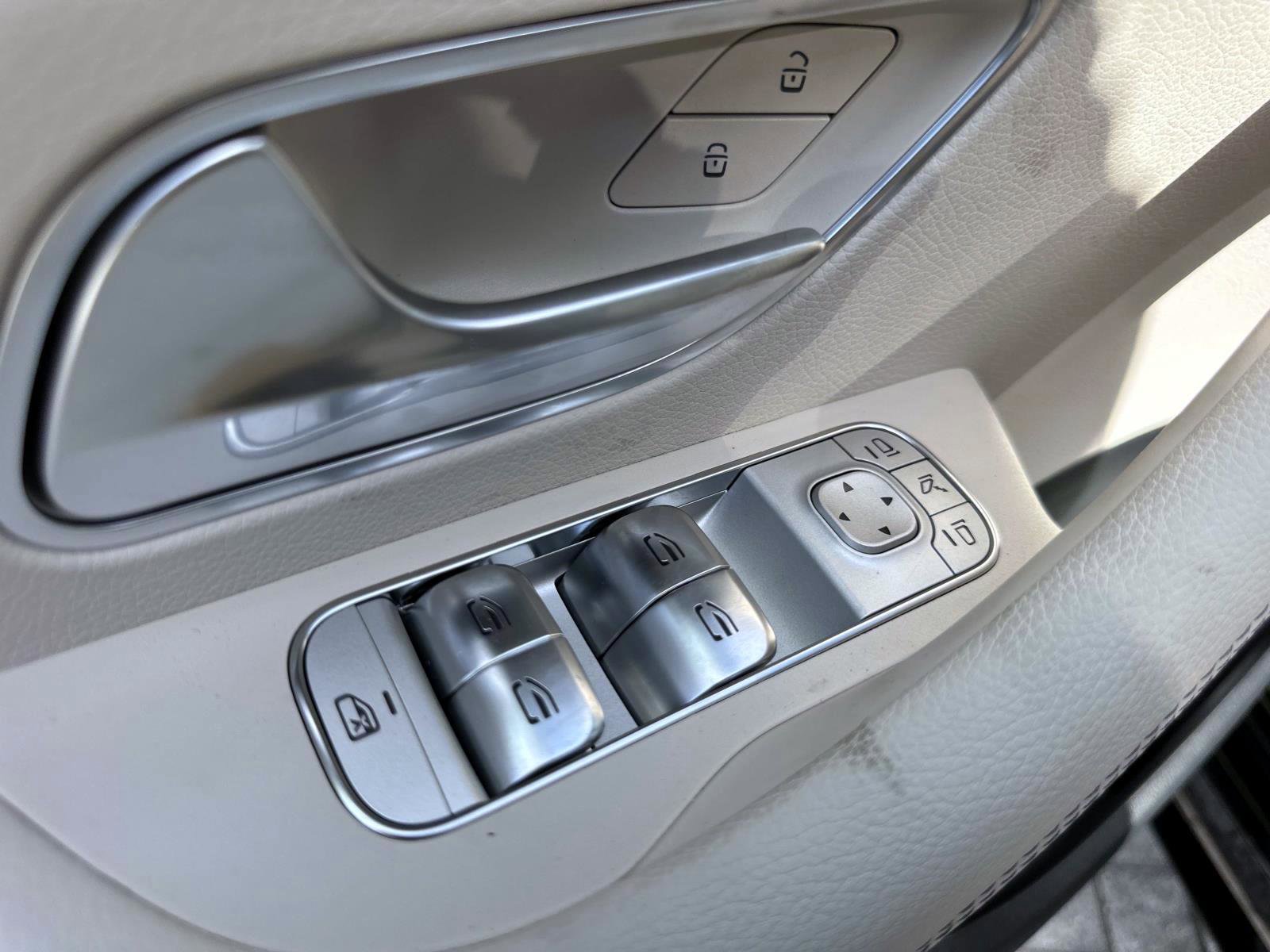 2026 Mercedes Benz GLS 450 4MATIC photo 18