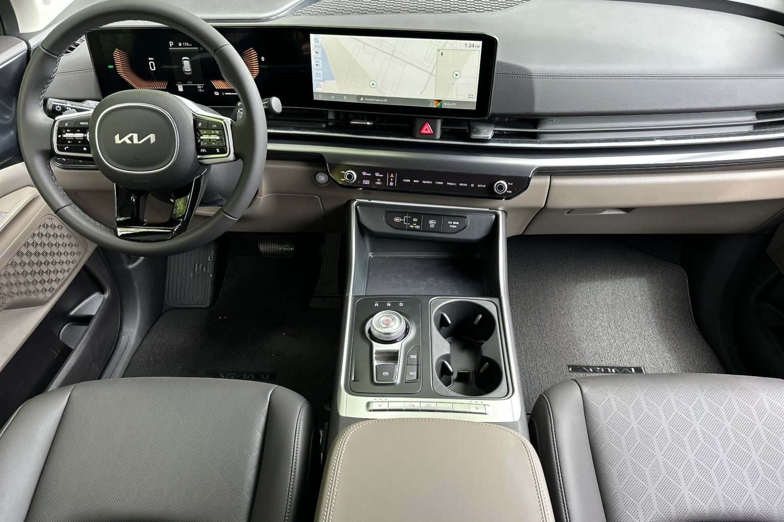 2025 Kia Carnival LXS photo 11