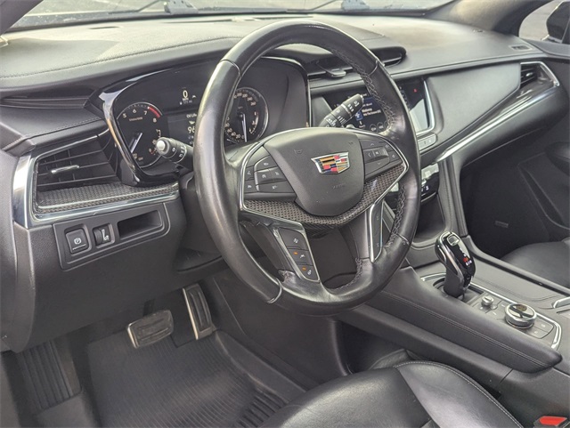 2021 Cadillac XT5 Sport photo 2