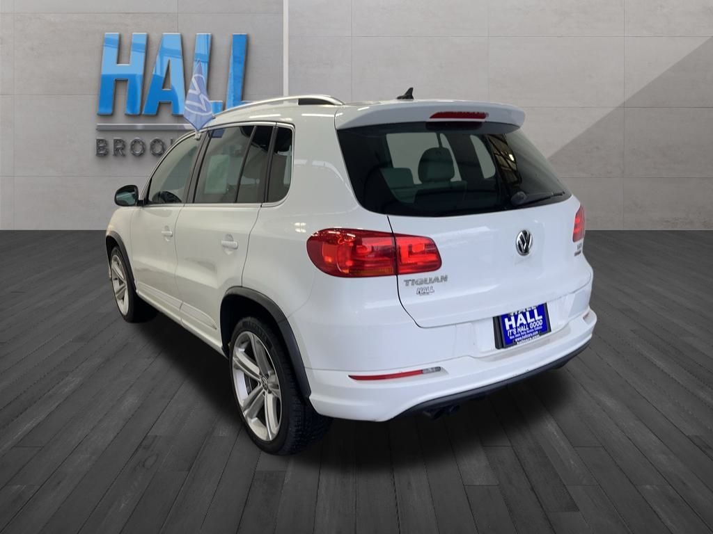 2016 Volkswagen Tiguan R-Line SEL photo 2