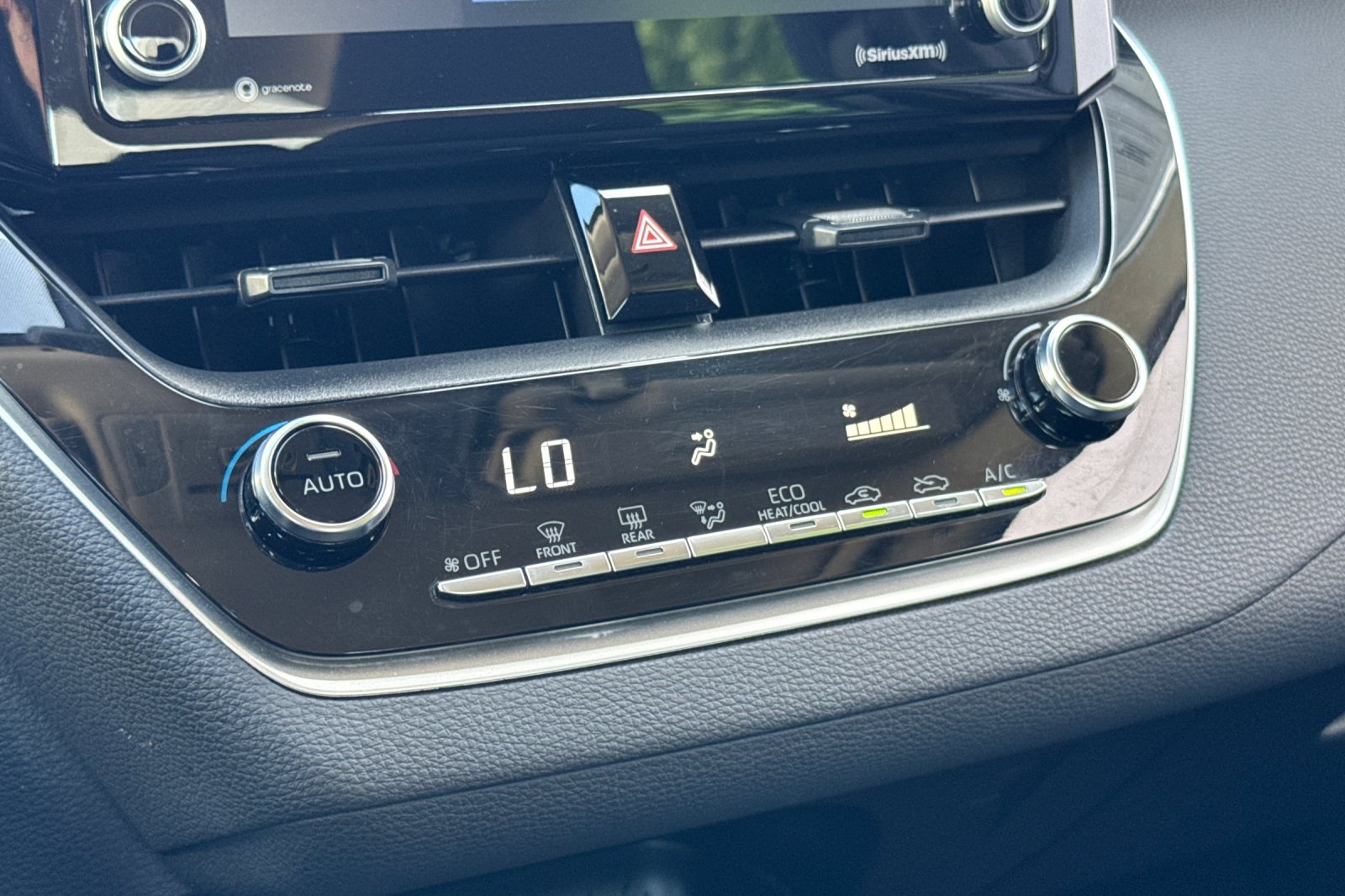 2022 Toyota Corolla LE photo 18