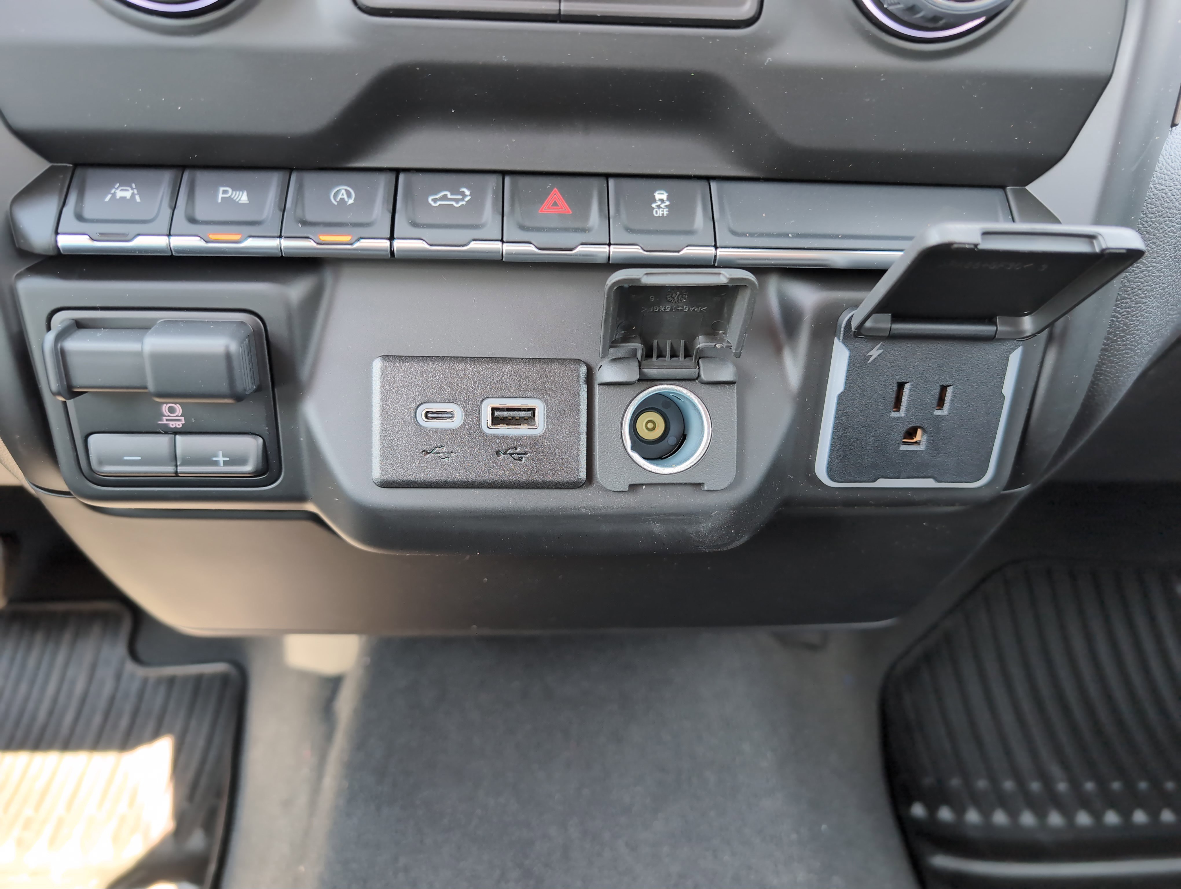 2025 Chevrolet Silverado 1500 photo 7