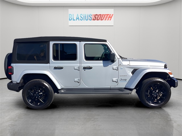 2024 Jeep Wrangler Sahara 4xe photo 2