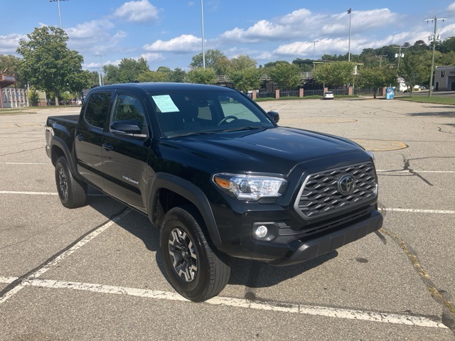 2023 Toyota Tacoma TRD Off-Road photo 3