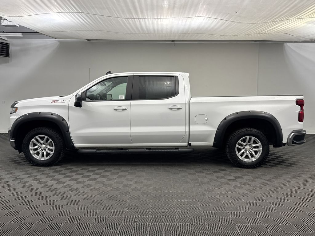 2022 Chevrolet Silverado 1500 photo 2