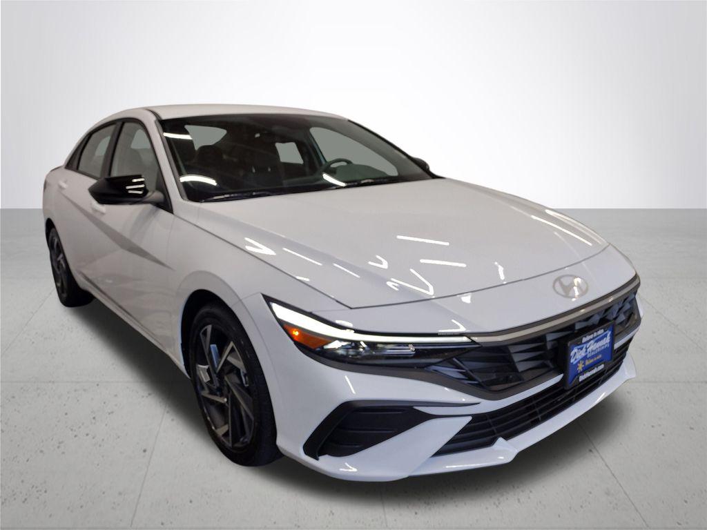 2025 Hyundai Elantra SEL Sport photo 4