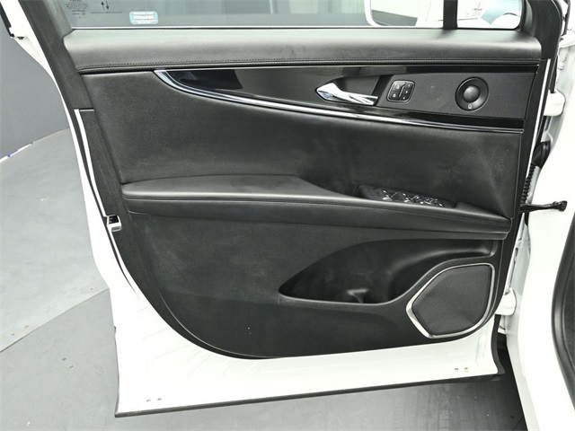 2023 LINCOLN NAUTILUS - Image 20