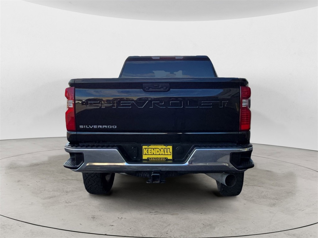 2022 Chevrolet Silverado 2500HD LT photo 2