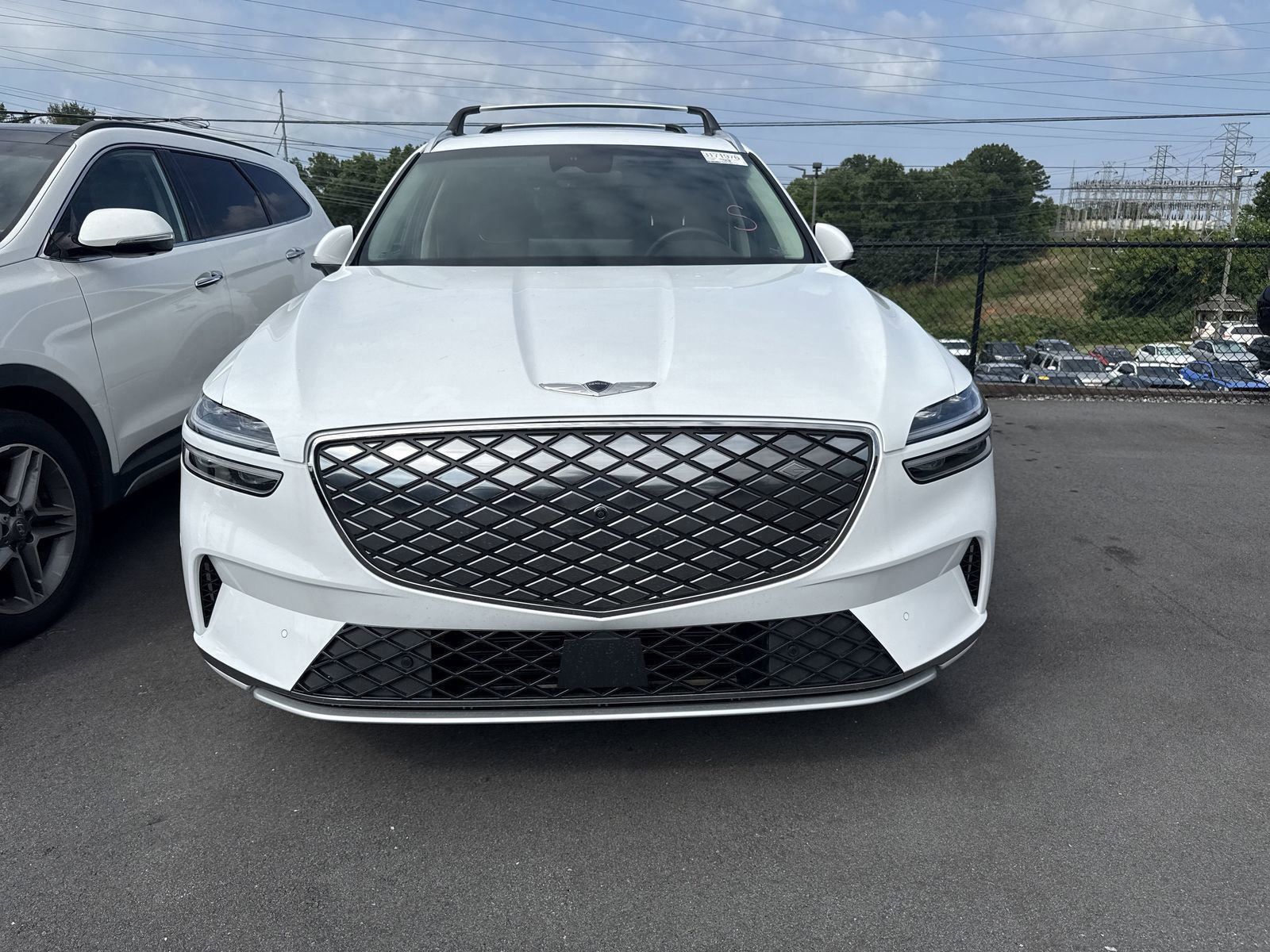 2024 Genesis Electrified GV70 Advanced photo 2