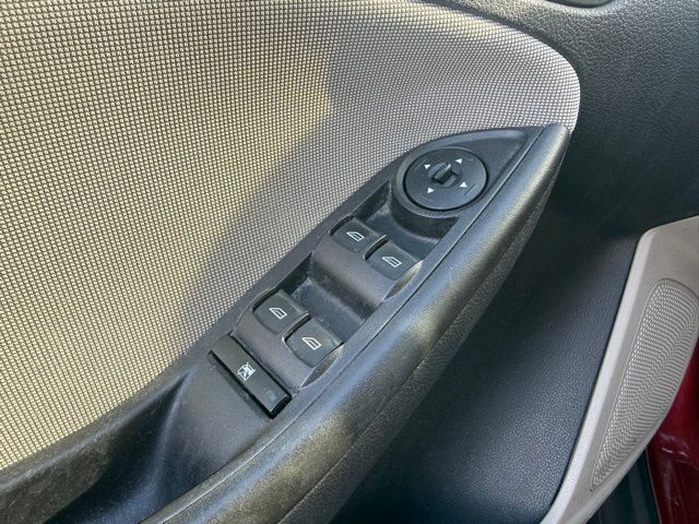 2014 Ford Focus SE photo 4