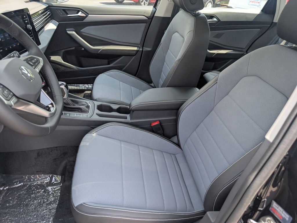 2025 Volkswagen Jetta 1.5T SE photo 10