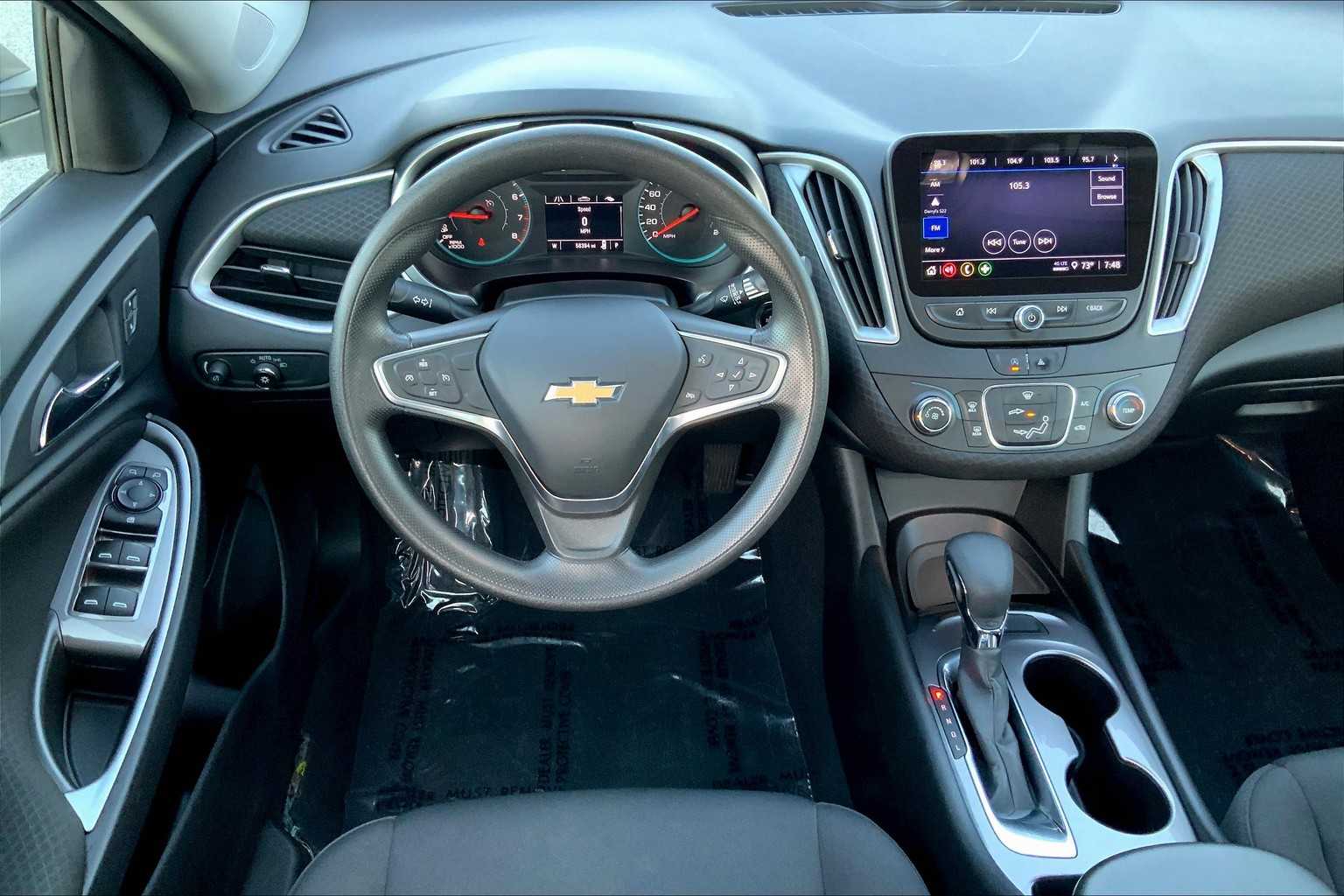 2022 Chevrolet Malibu LS photo 5