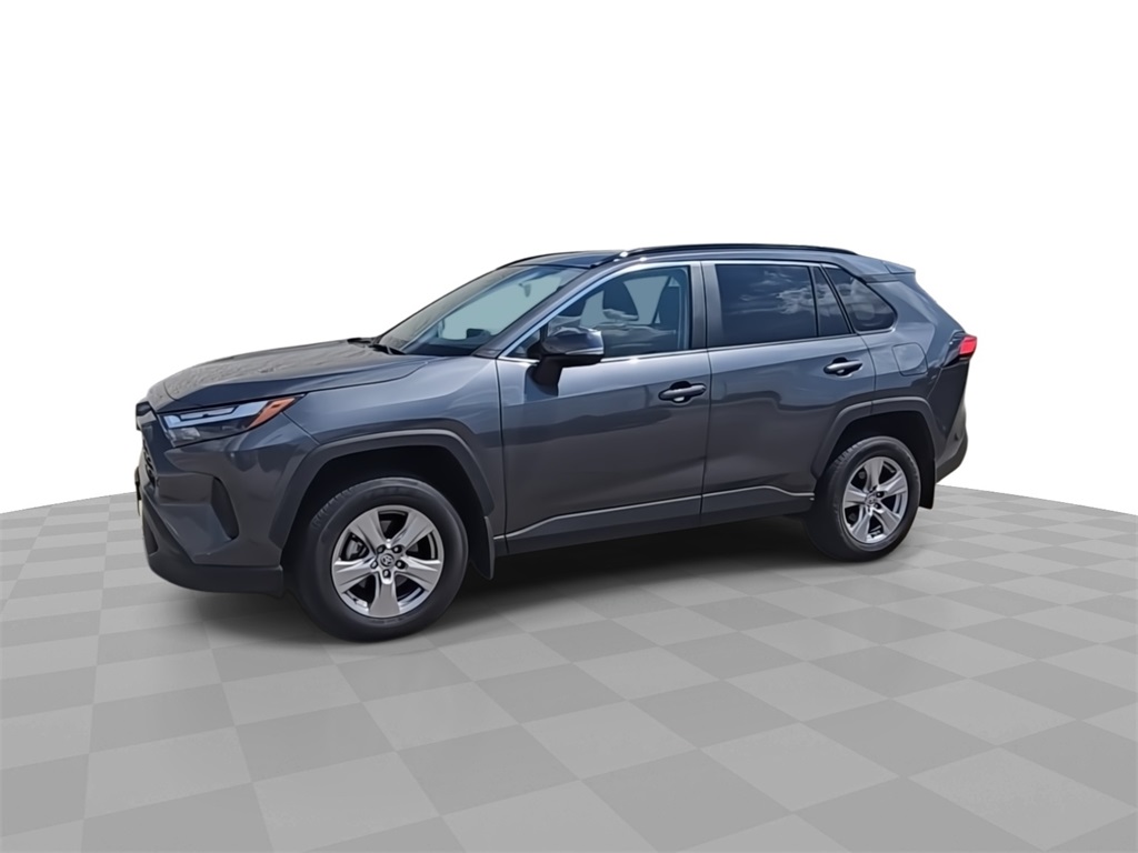 2022 Toyota RAV4 XLE photo 4