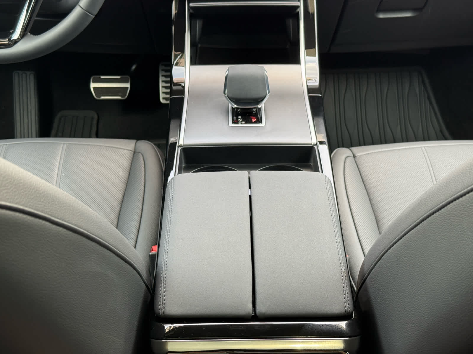 2024 Land Rover Range Rover Evoque Dynamic SE photo 13