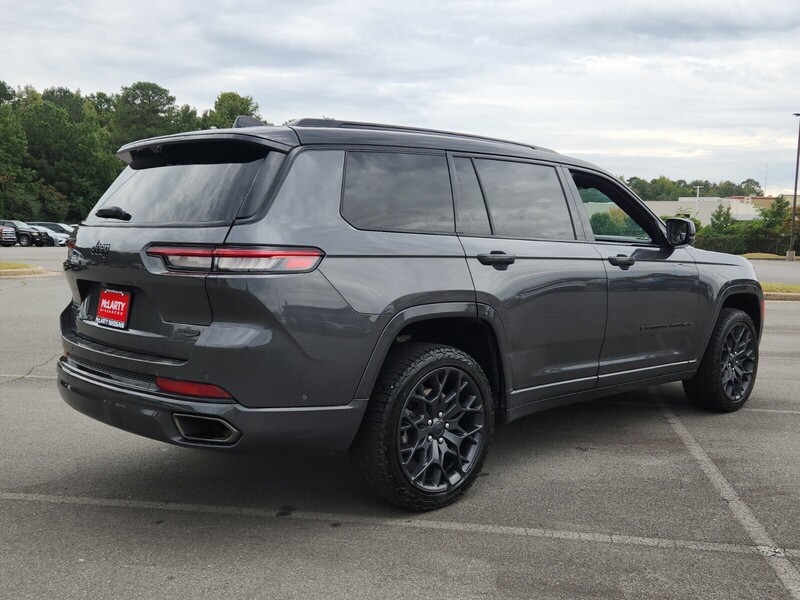 2023 Jeep Grand Cherokee L Summit Reserve photo 3