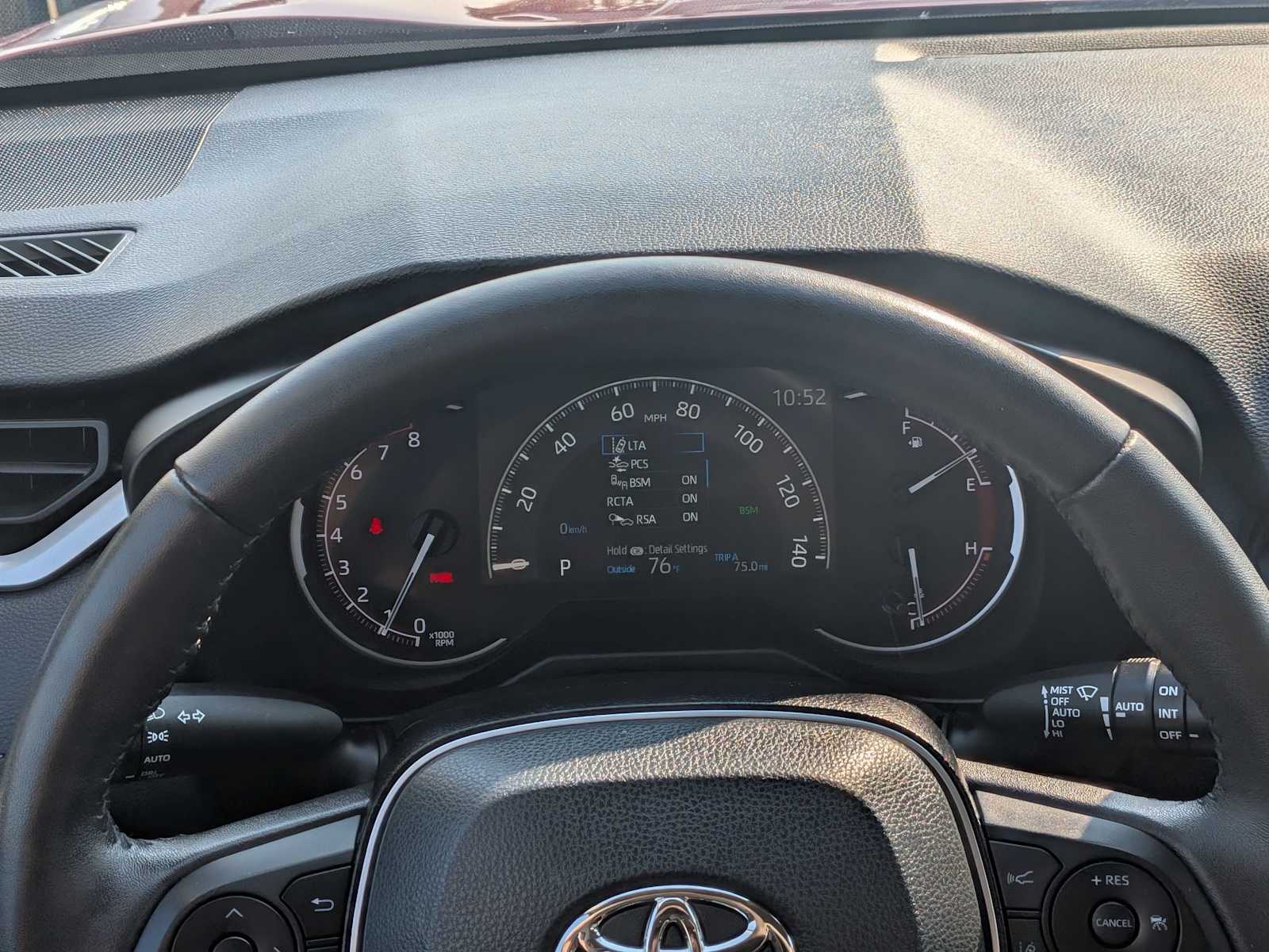 2024 Toyota RAV4 XLE photo 31
