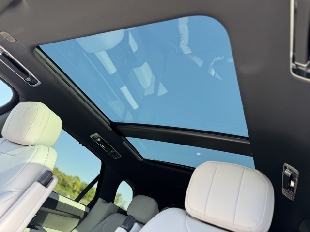 2025 Land Rover Range Rover Sport SE photo 15