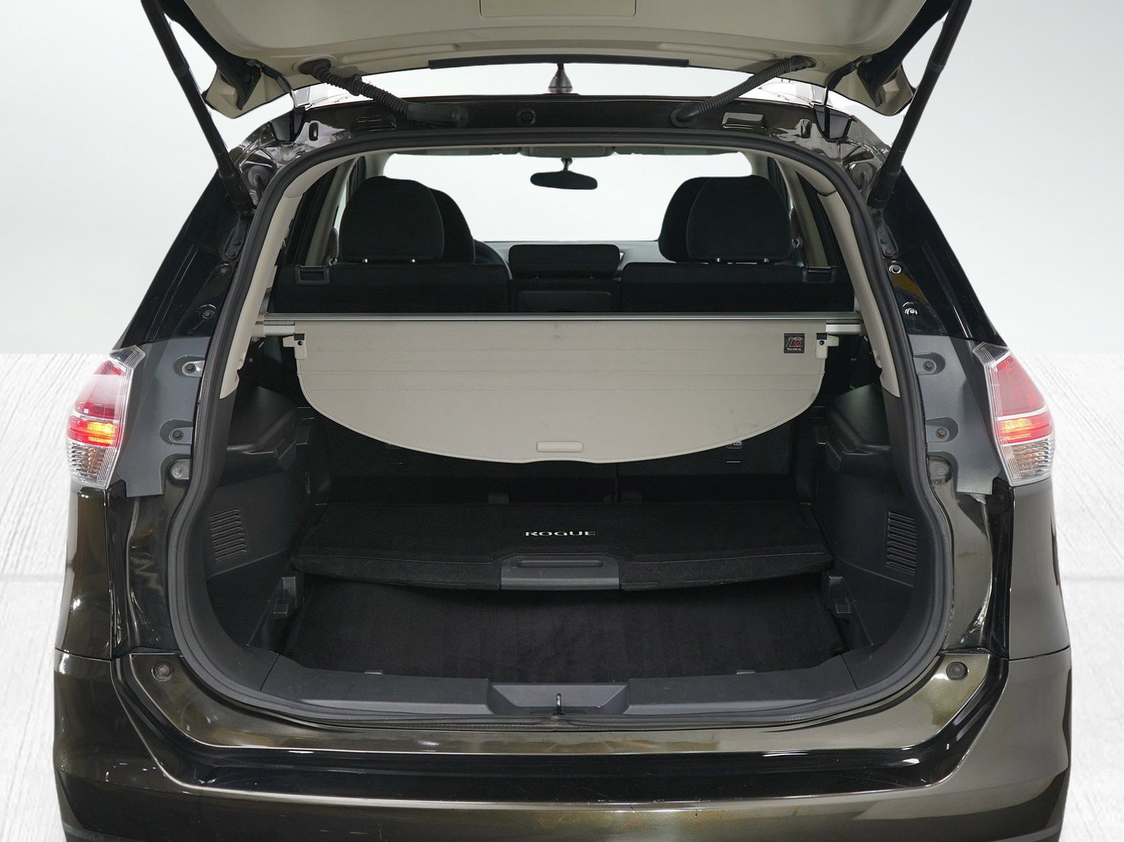 2016 Nissan Rogue SV photo 9