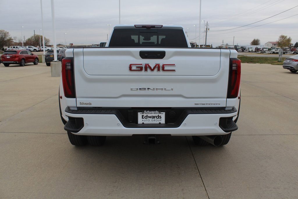 2026 Gmc Sierra 3500 HD Denali photo 3