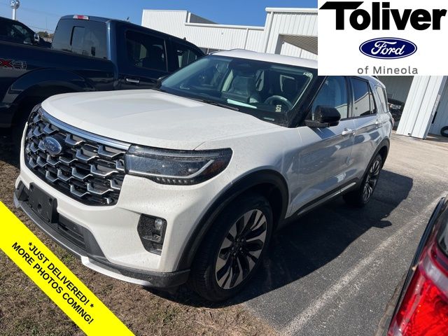 2026 Ford Explorer Platinum's photo