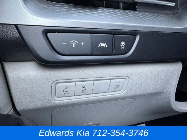 2023 Kia Carnival LX photo 27