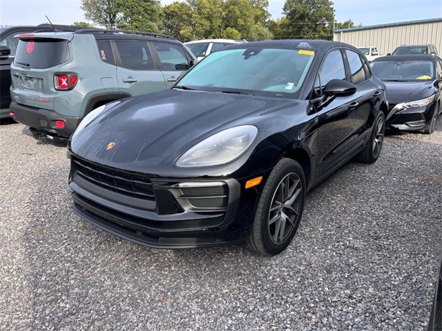2022 Porsche Macan Base