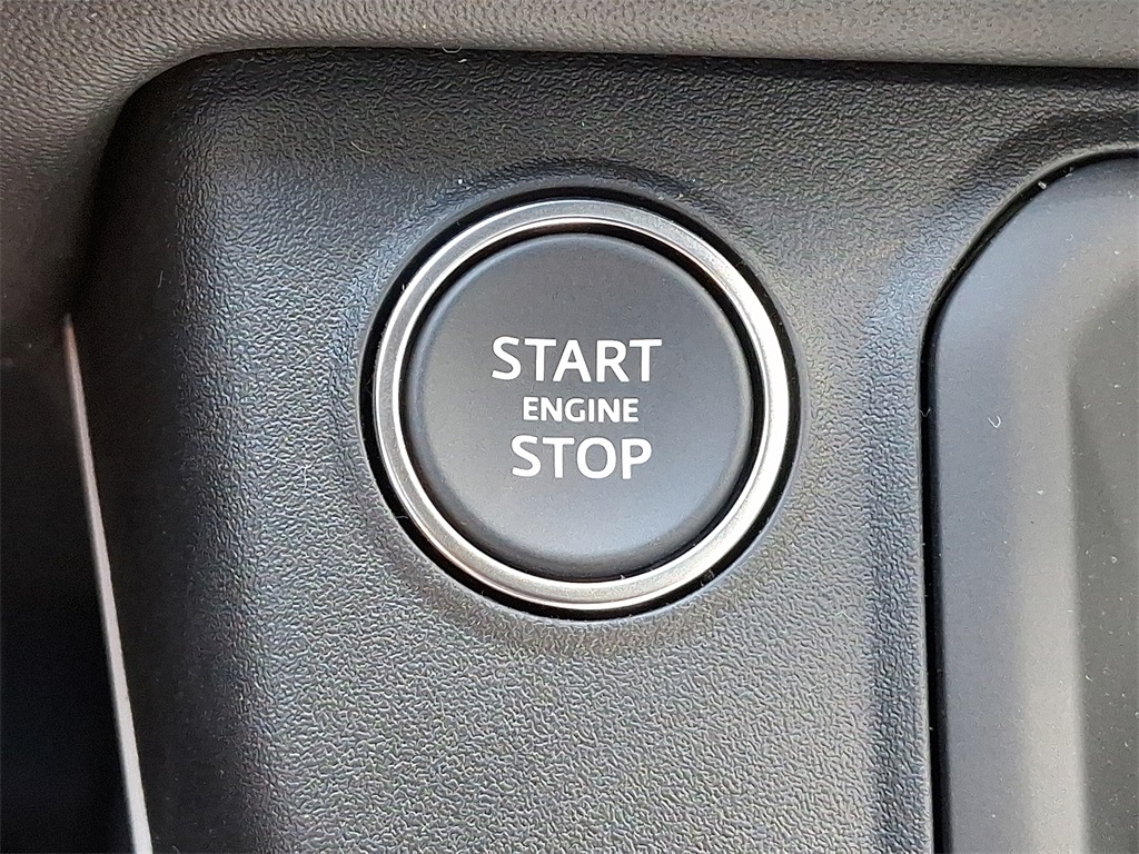 2025 Land Rover Defender 110 S photo 18