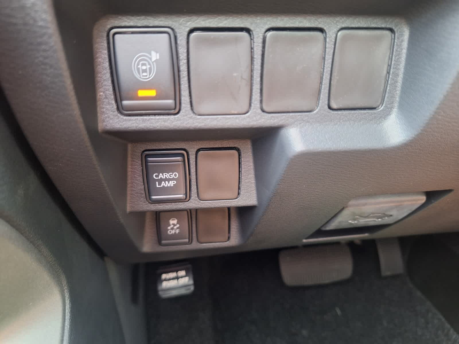 2025 Nissan Frontier SV photo 12