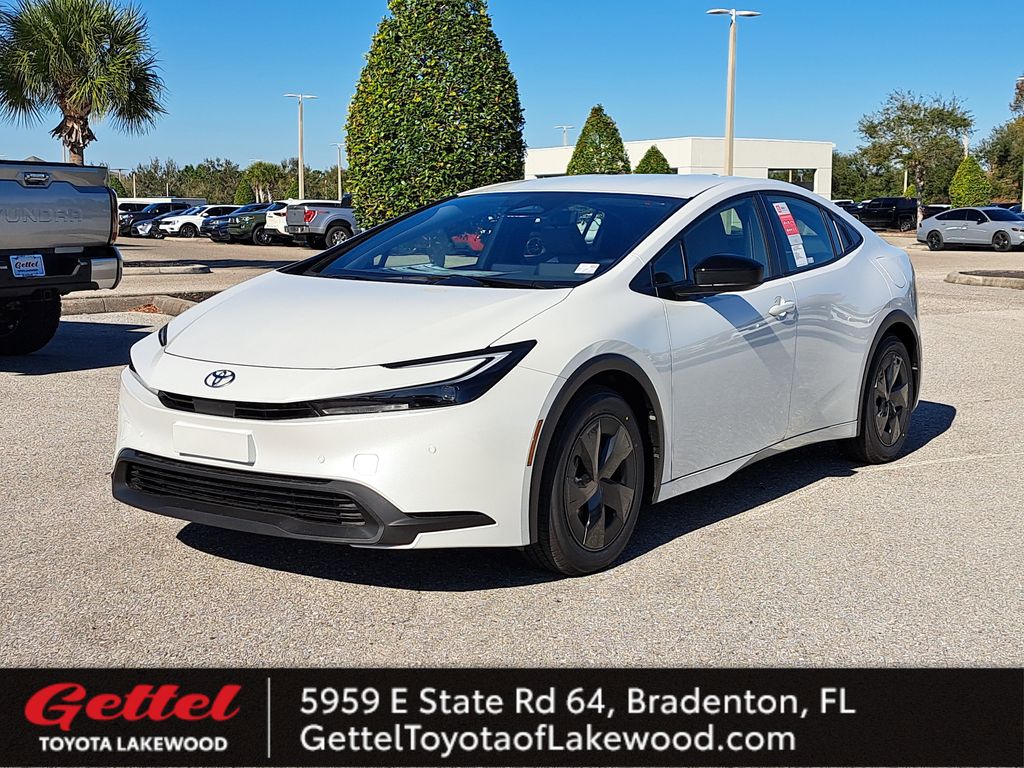 2026 Toyota Prius LE's photo