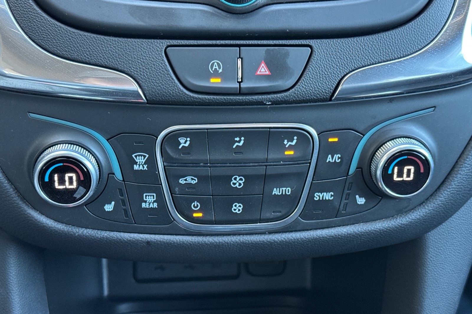 2024 Chevrolet Equinox LT photo 18