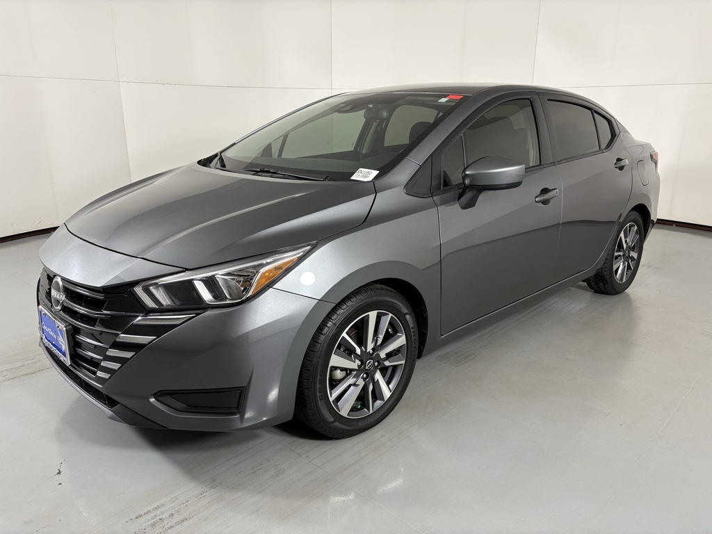 2023 Nissan Versa 1.6 SV photo 4