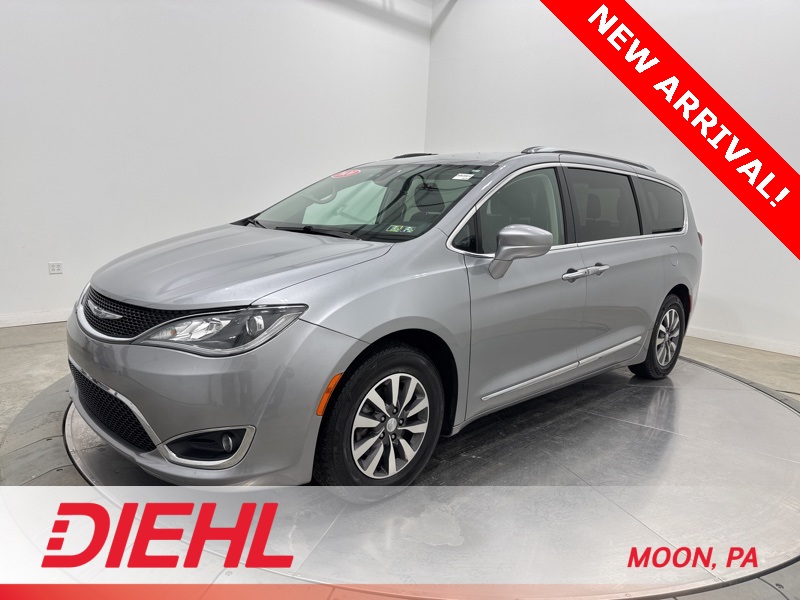 2020 Chrysler Pacifica Touring Plus photo 3