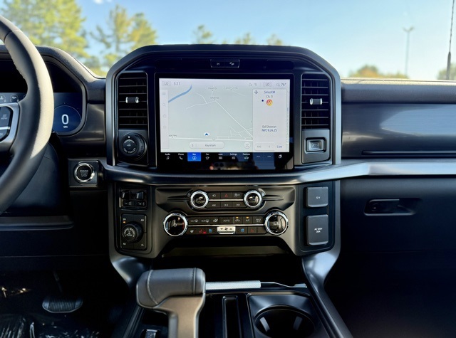 2025 Ford F-150 Lariat photo 22