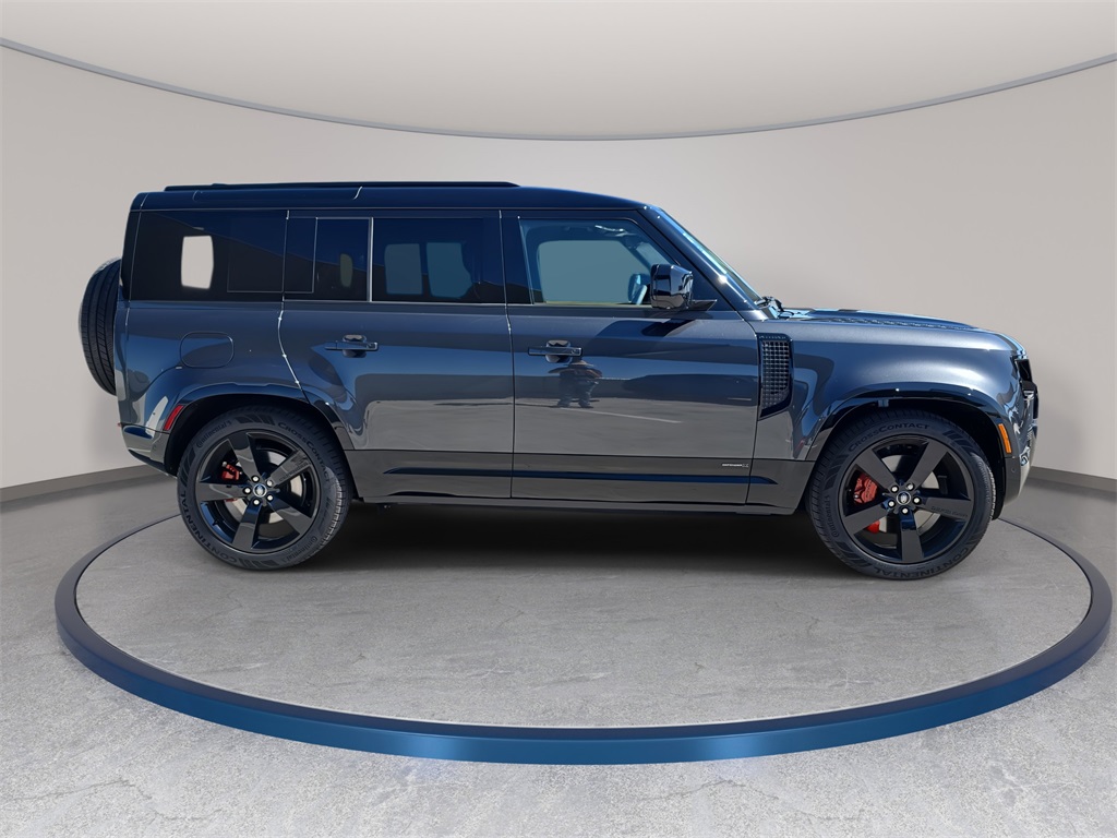 2025 Land Rover Defender 110 X photo 4