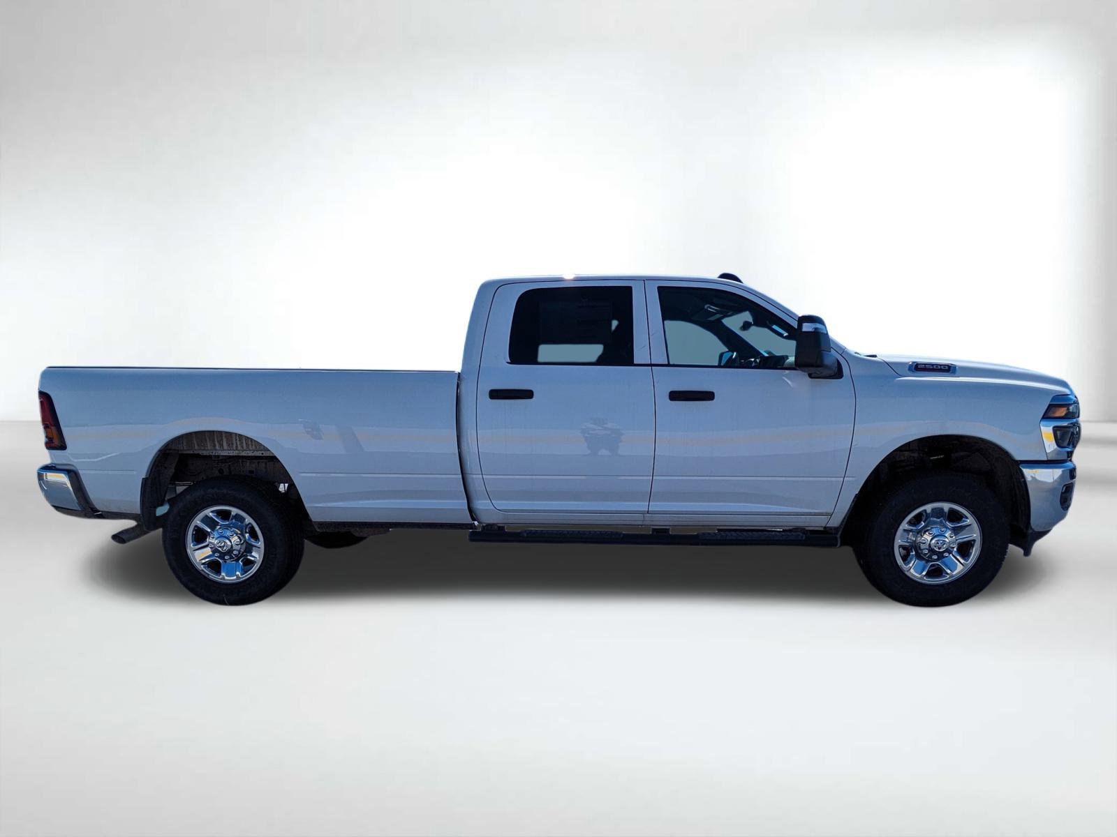 2025 Ram 2500 Tradesman photo 3