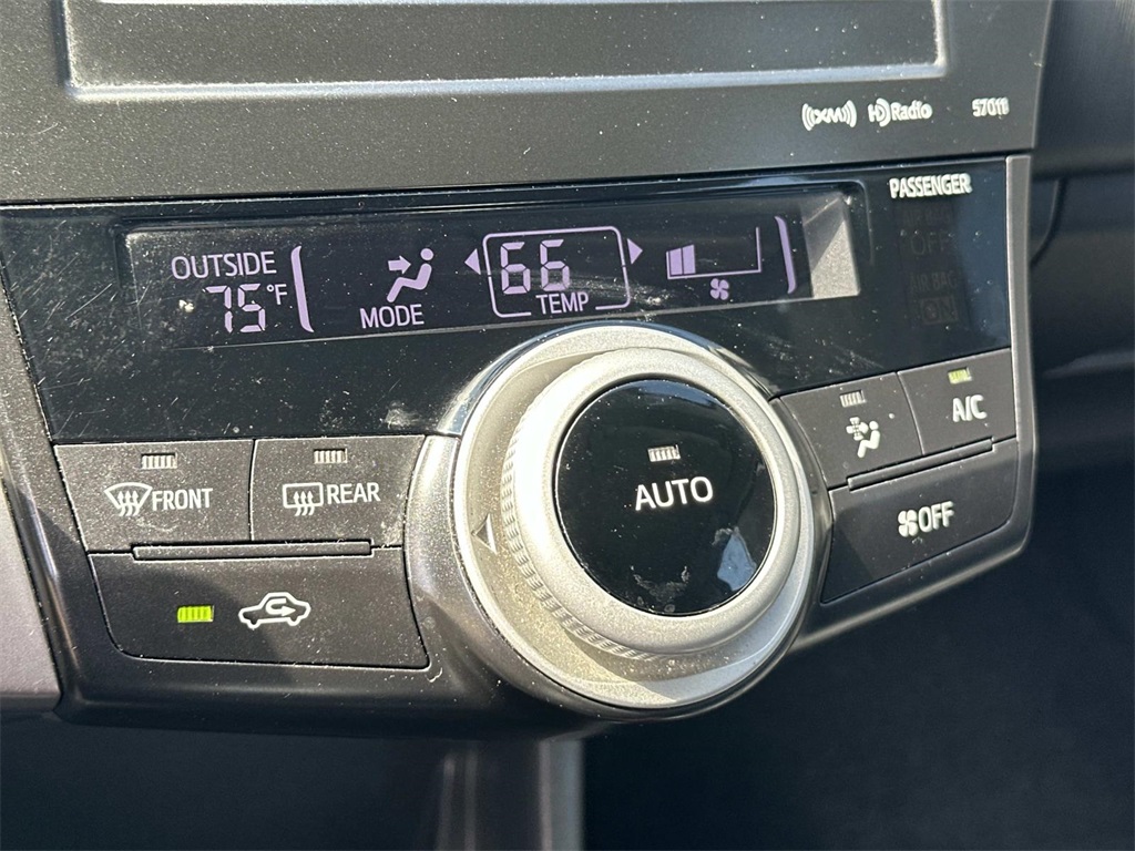 2013 Toyota Prius V Five photo 18