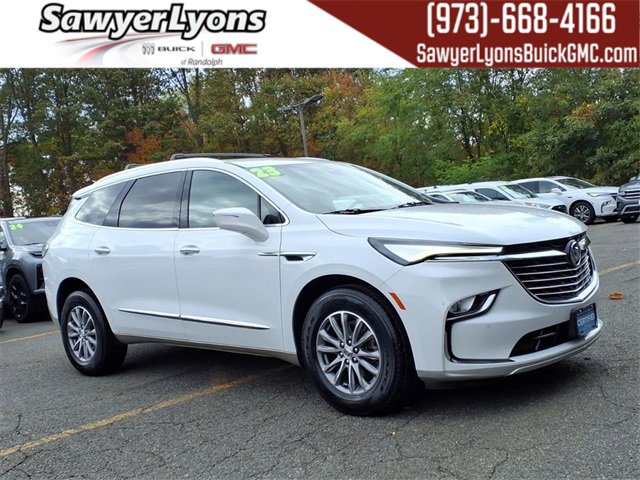 2023 Buick Enclave Essence's photo