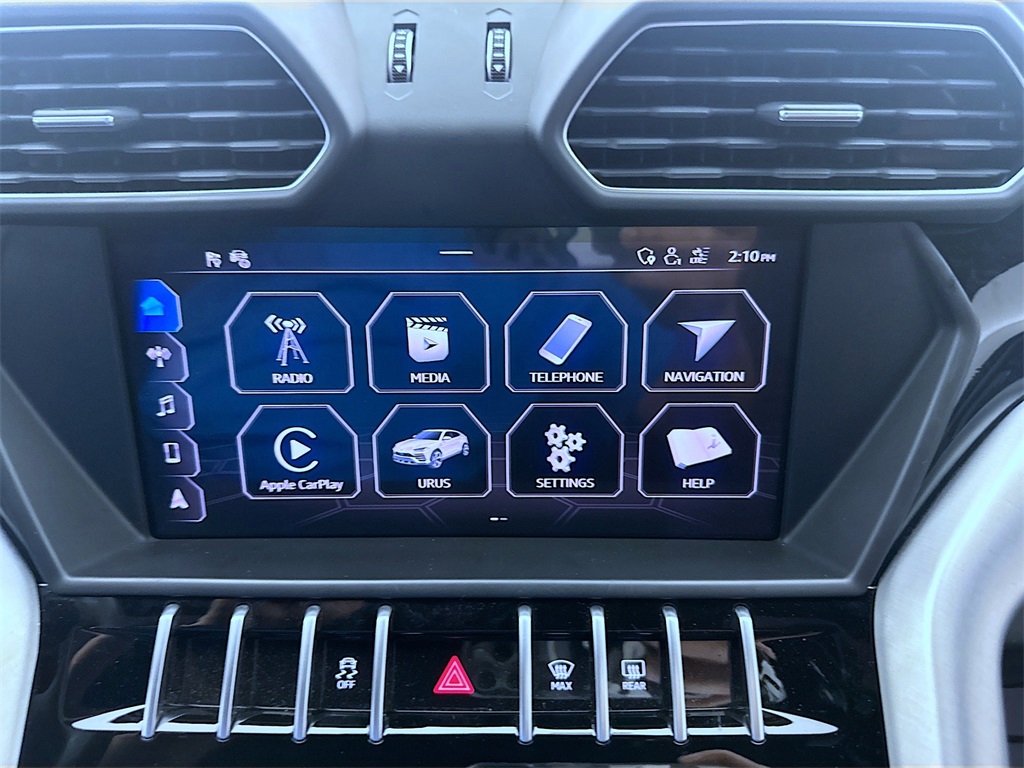 2019 Lamborghini Urus photo 14