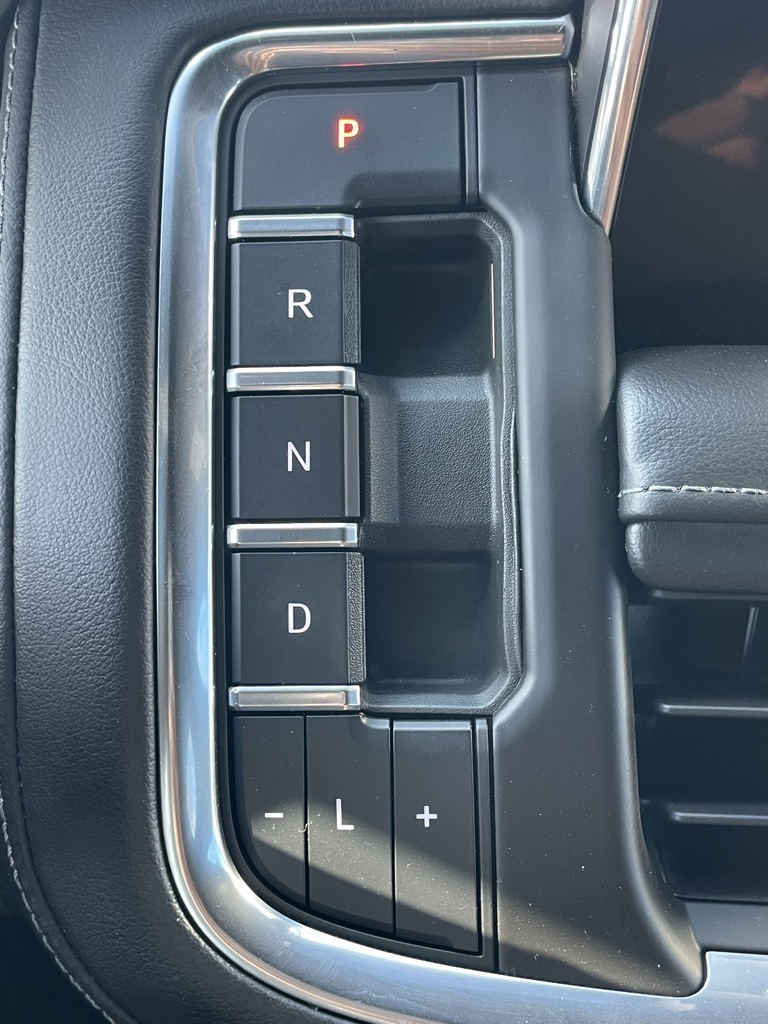 2022 Chevrolet Suburban LT photo 27